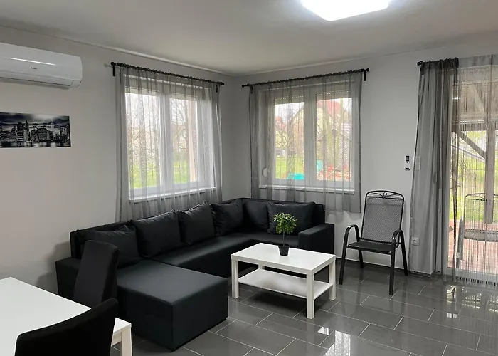 Appartement Vivien Vendeghaz 2 Ordacsehi